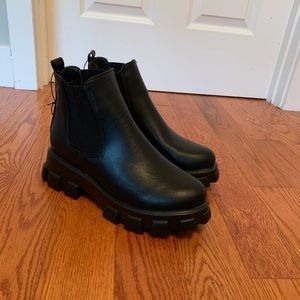 Chunky Platform Chelsea Boots